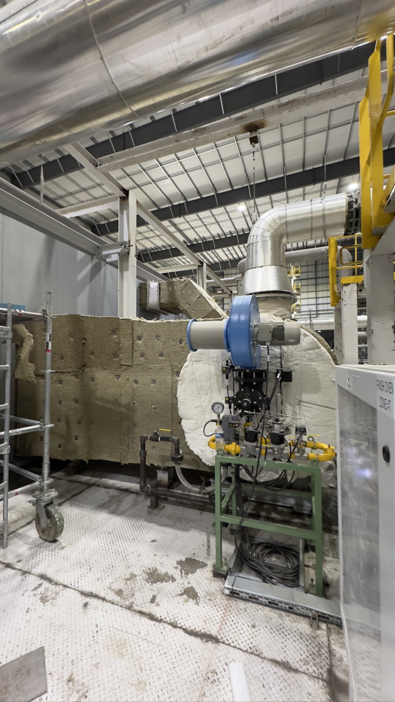 Raptor refractory crews installing high-temperature lining